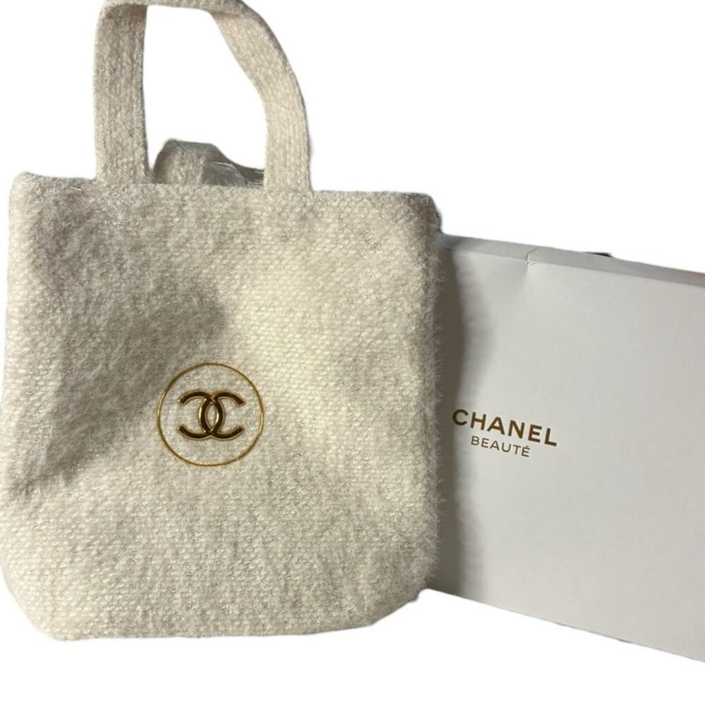 CHANEL BEAUTÉ Soft Knit Snow Metallic Mini Tote Bag GWP VIP Gift w/ Box NIB